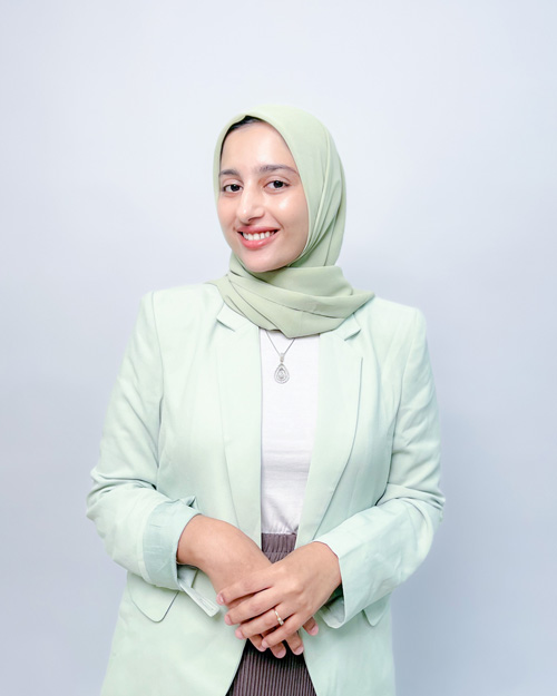 Yalangoch qizlarni ari bellari bilan tomosha qiling Bir yigitni onlayn uyquga qoying